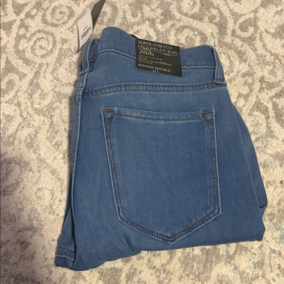 Banana Republic • Super Stretch Legging Fit Jean - Picture 2 of 8